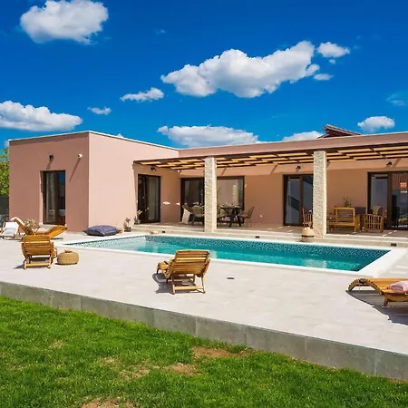 Casa de Férias Skyfall Bibinje