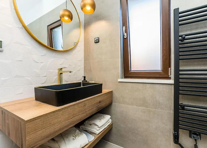 Skyfall Semesterbostad *