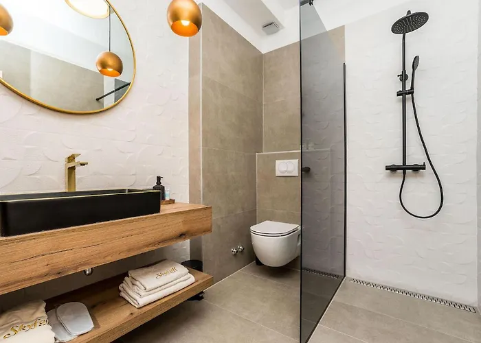 Skyfall Nyaraló Bibinje