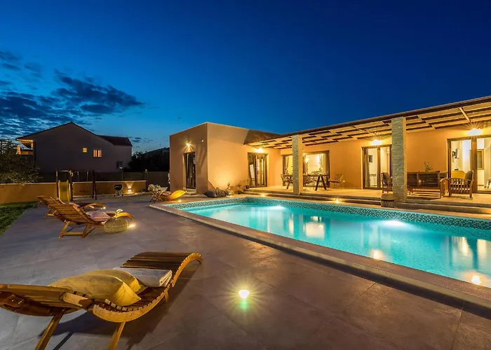 Skyfall Semesterbostad