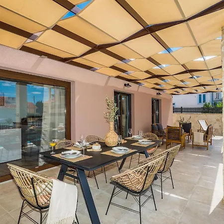 Vakantiehuis Skyfall Bibinje