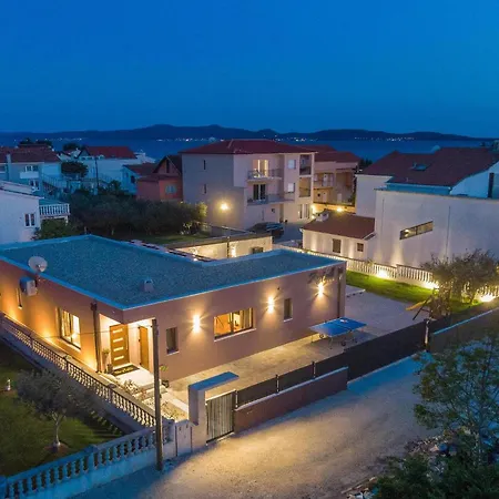 Vakantiehuis Skyfall Bibinje