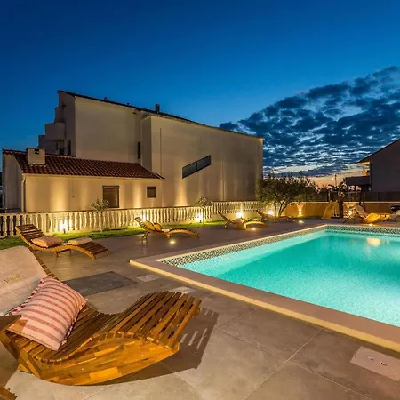 Vakantiehuis Skyfall Bibinje