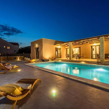 Skyfall Holiday home