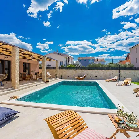 Holiday home Skyfall